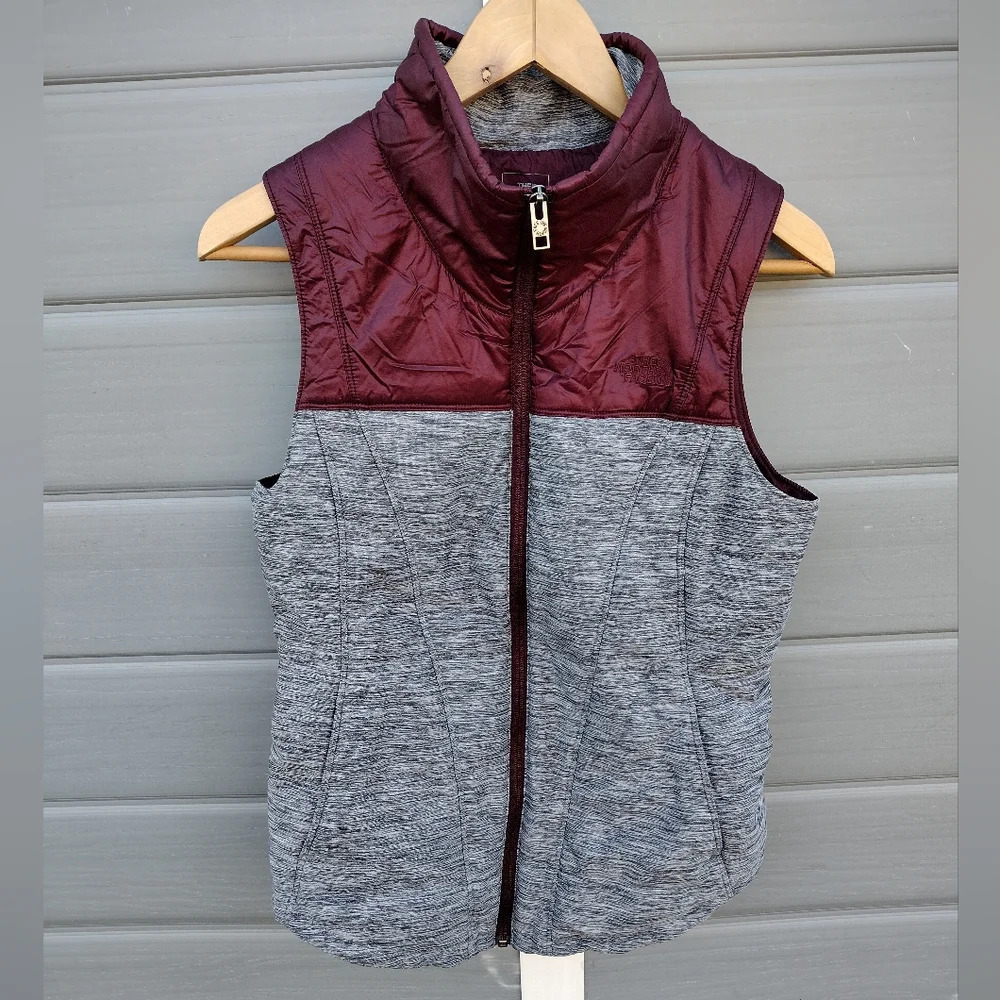 The North Face Vest Pseudio Puffer Womens S Burgundy/Gray Full Zip Colorblock